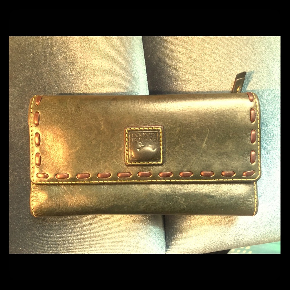 Dooney & Bourke Florentine Continental Wal…